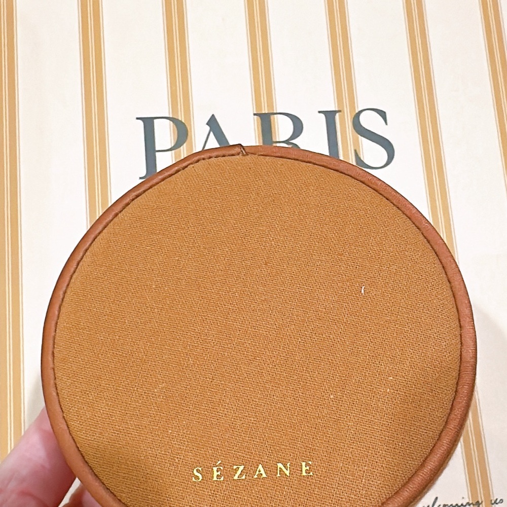Sézane | Tan Round Travel Jewelry Box
